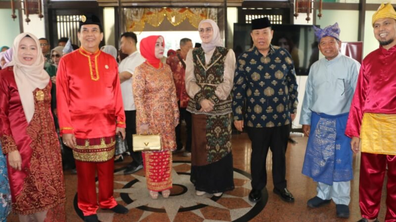 Lestarikan Tradisi, Gubernur Hidayat Arsani Hadiri Halalbihalal dan Festival Bedulang IKMB